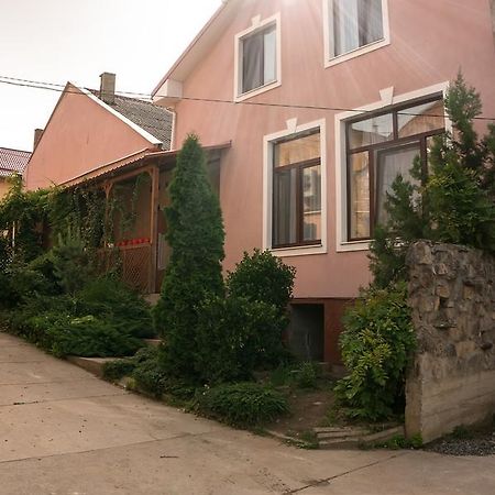 Кімнати В Центрі Hotel Uzhhorod Bagian luar foto