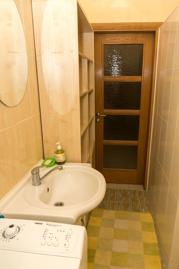 Кімнати В Центрі Hotel Uzhhorod Bagian luar foto