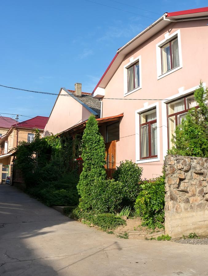 Кімнати В Центрі Hotel Uzhhorod Bagian luar foto
