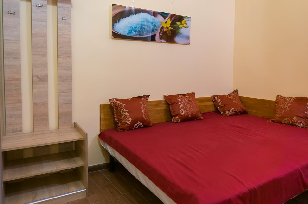 Кімнати В Центрі Hotel Uzhhorod Bagian luar foto