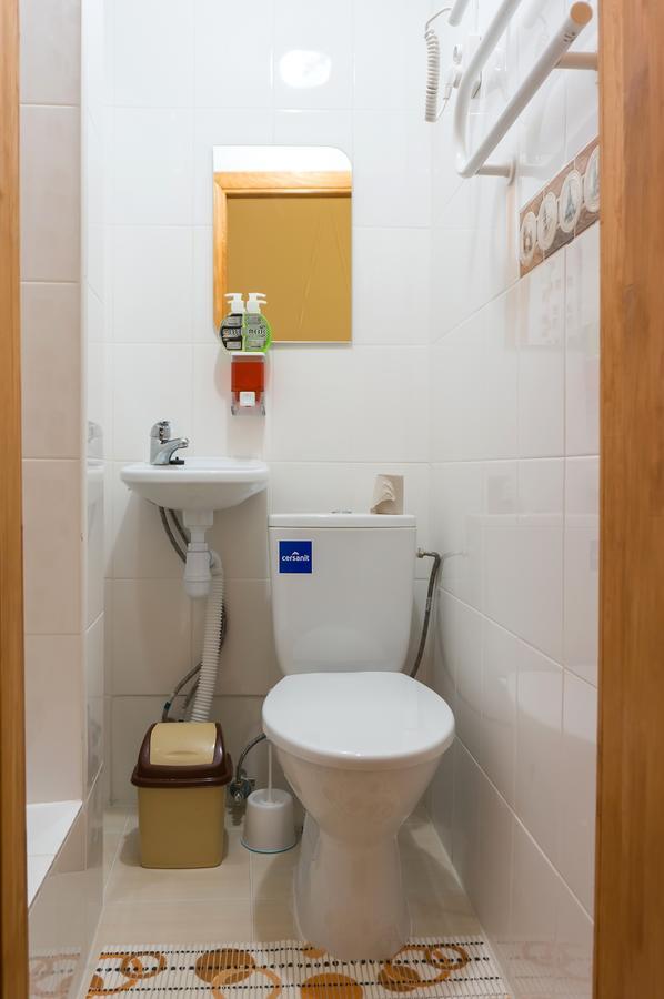Кімнати В Центрі Hotel Uzhhorod Bagian luar foto