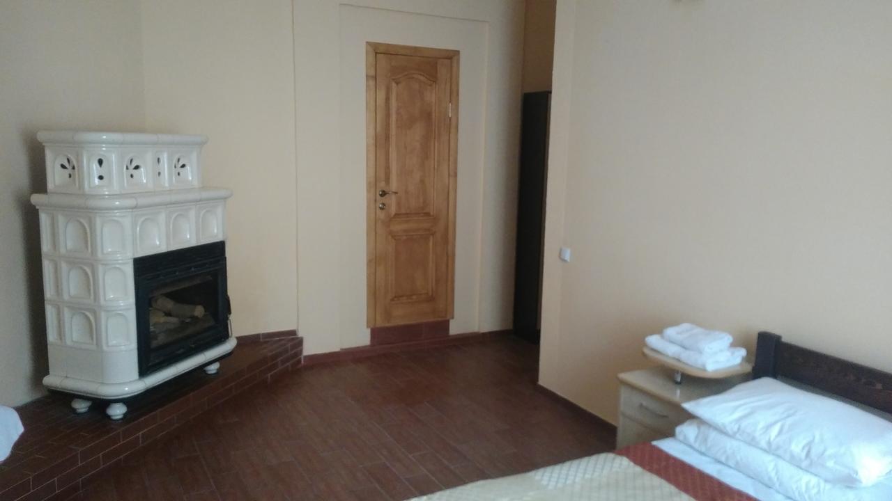 Кімнати В Центрі Hotel Uzhhorod Bagian luar foto