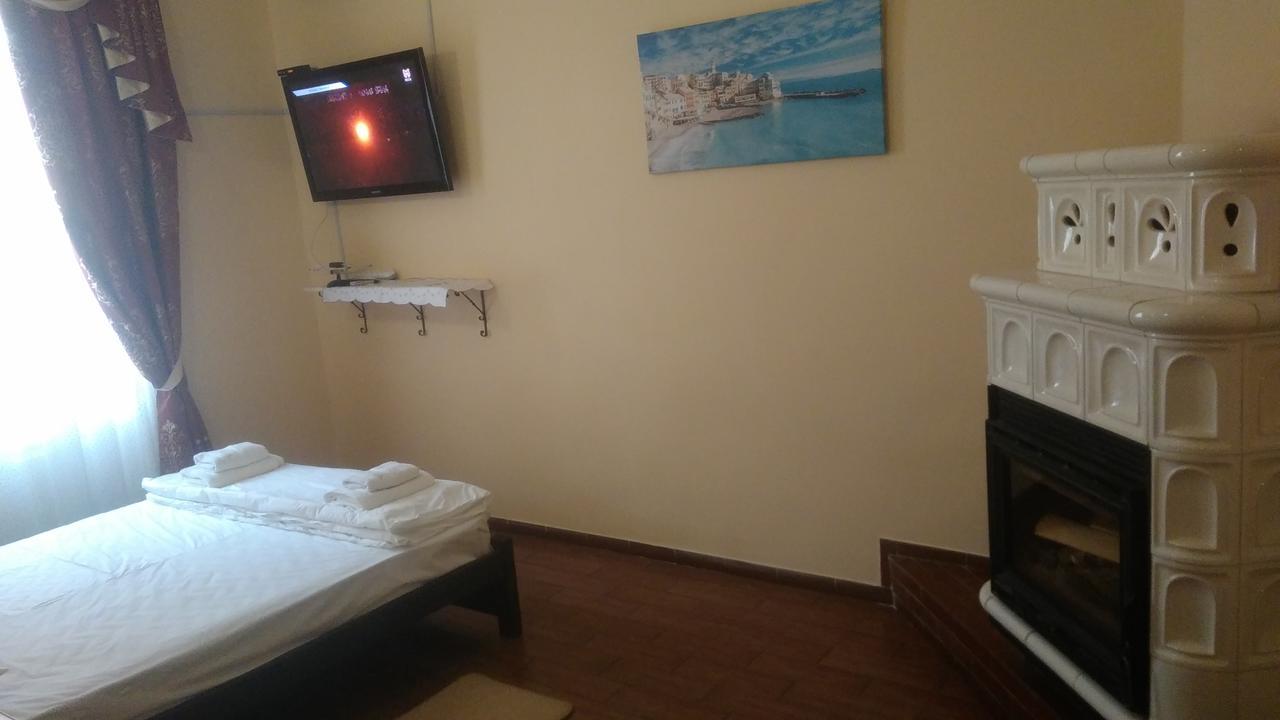 Кімнати В Центрі Hotel Uzhhorod Bagian luar foto
